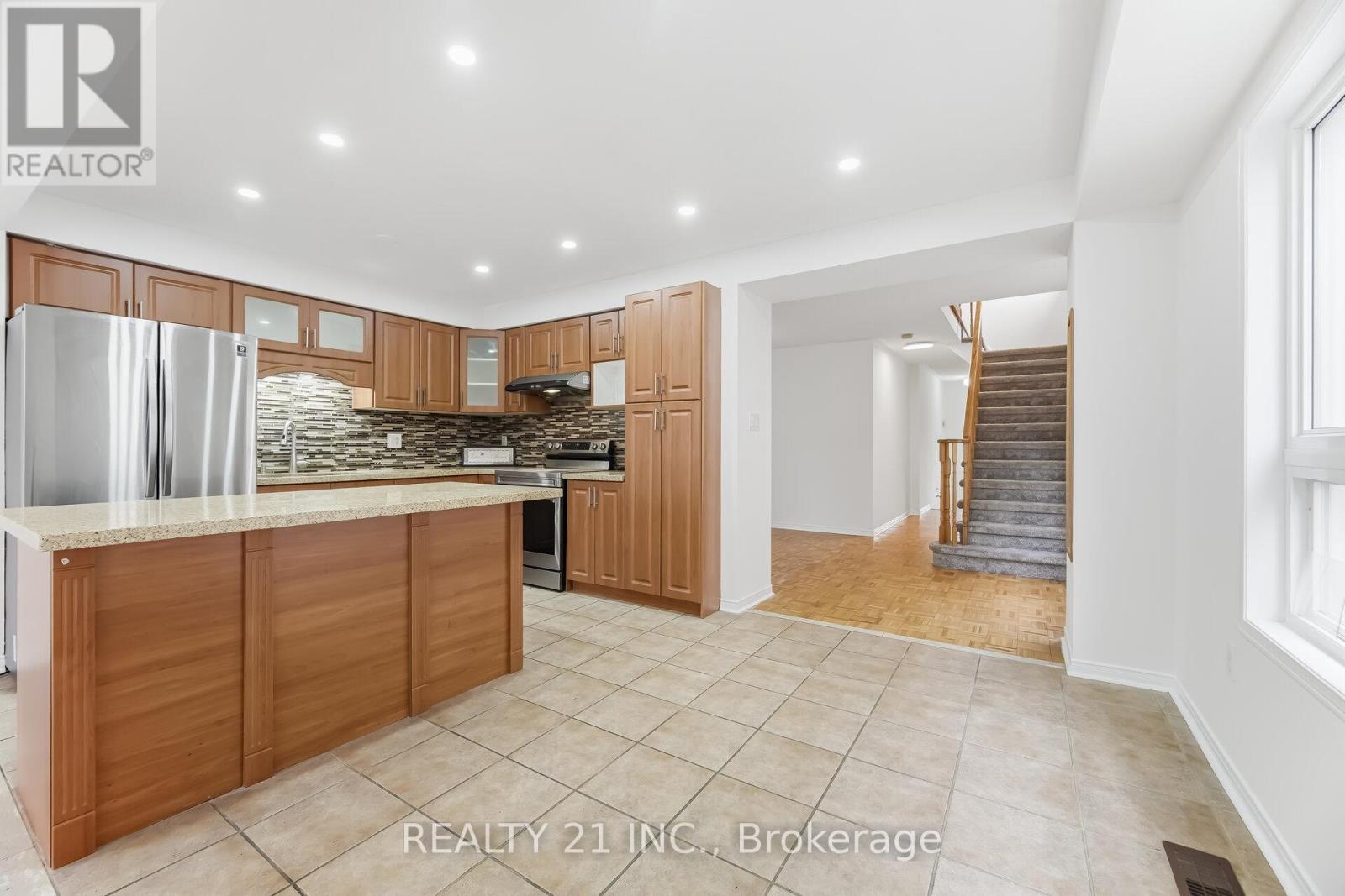 76 Sweet Clover Crescent, Brampton, Ontario  L6R 2Z9 - Photo 14 - W13017658