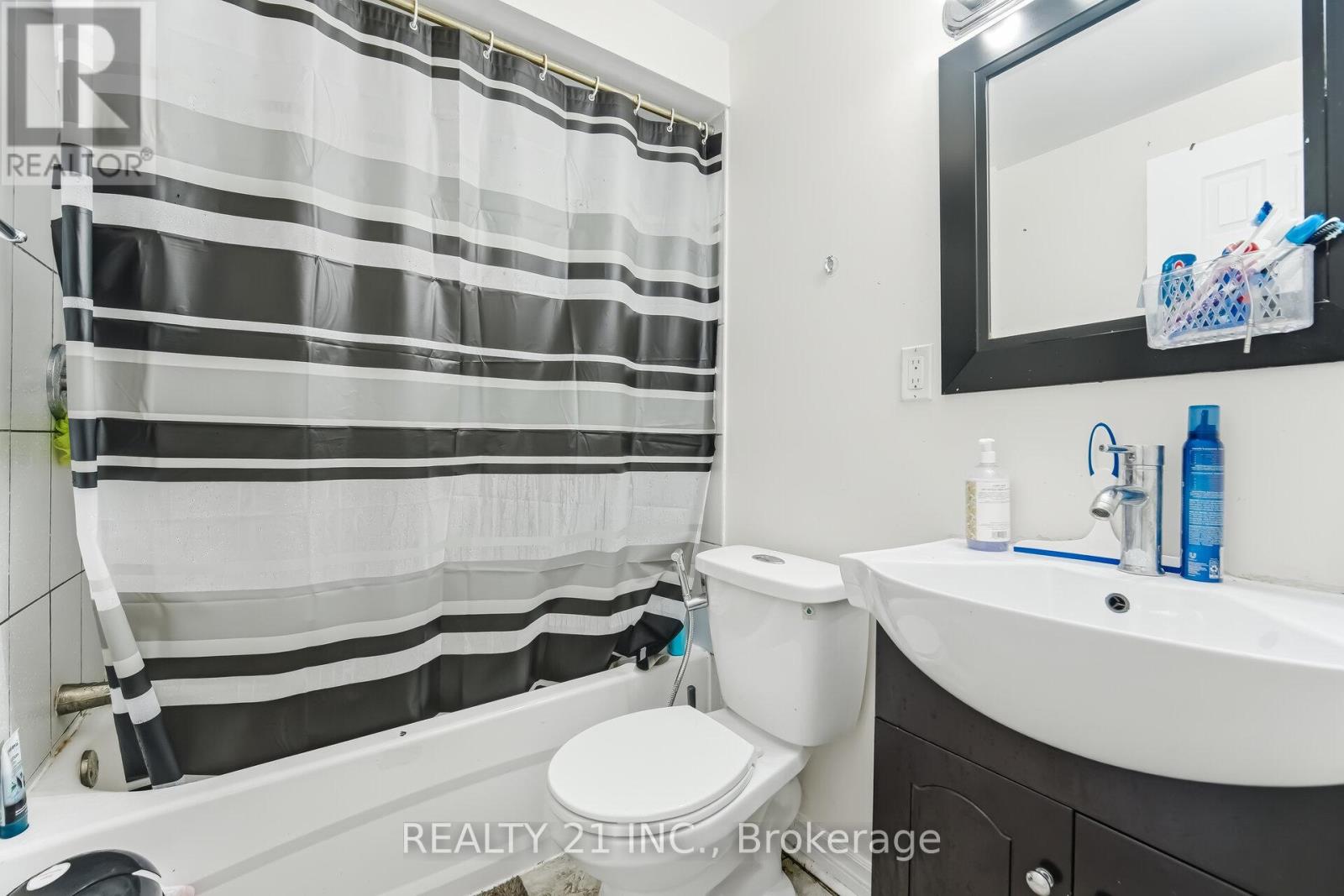 76 Sweet Clover Crescent, Brampton, Ontario  L6R 2Z9 - Photo 47 - W13017658