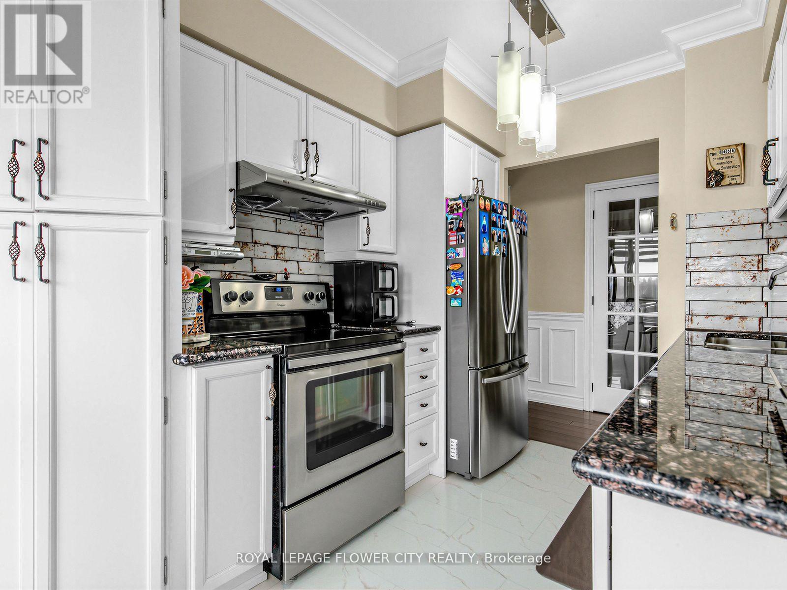 404 - 2088 Lawrence Avenue W, Toronto, Ontario  M9N 1J1 - Photo 18 - W13017668