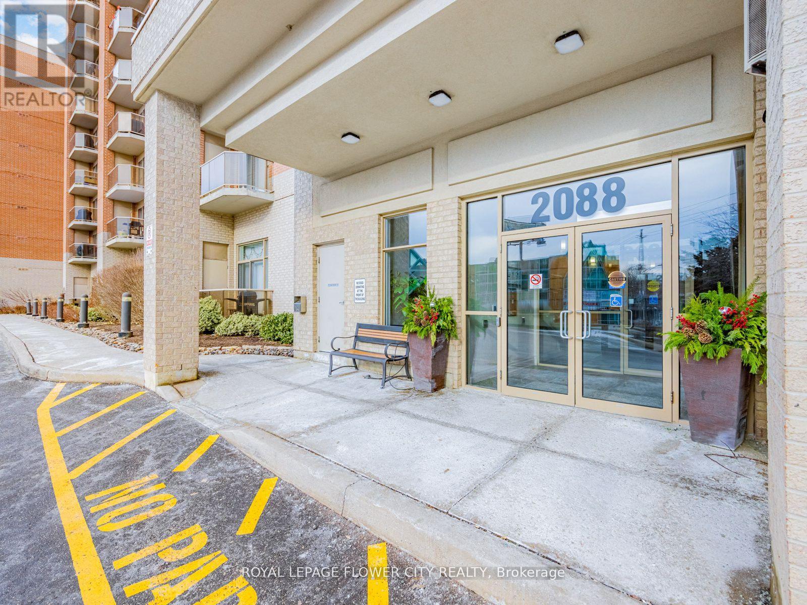 404 - 2088 Lawrence Avenue W, Toronto, Ontario  M9N 1J1 - Photo 3 - W13017668