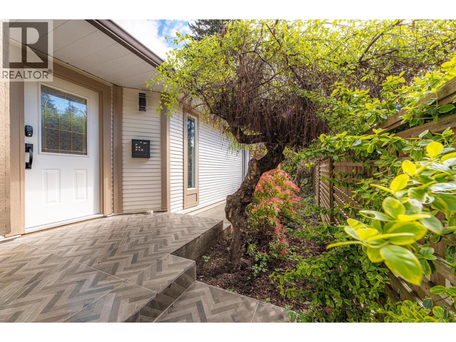 2111 Philip Avenue, North Vancouver, British Columbia  V7P 2W5 - Photo 35 - R3112892