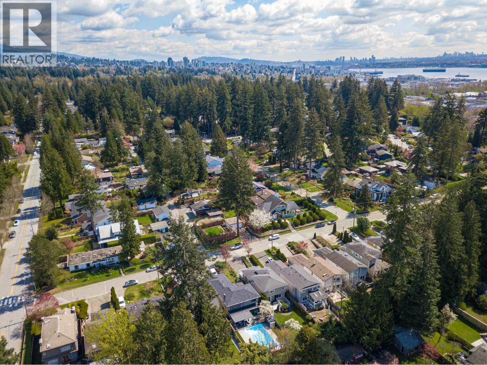 2111 Philip Avenue, North Vancouver, British Columbia  V7P 2W5 - Photo 36 - R3112892