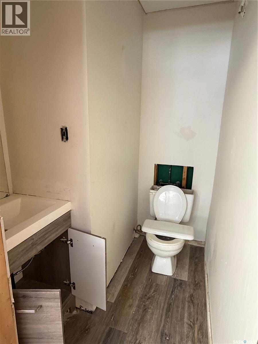 407 2nd Street E, Meadow Lake, Saskatchewan  S9X 1E8 - Photo 14 - SK033235