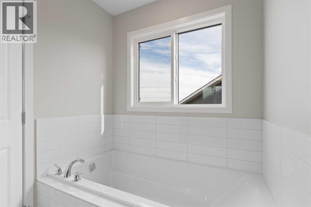 106 Monterey Bay SE, High River, Alberta  T1V 0K3 - Photo 23 - A2267748