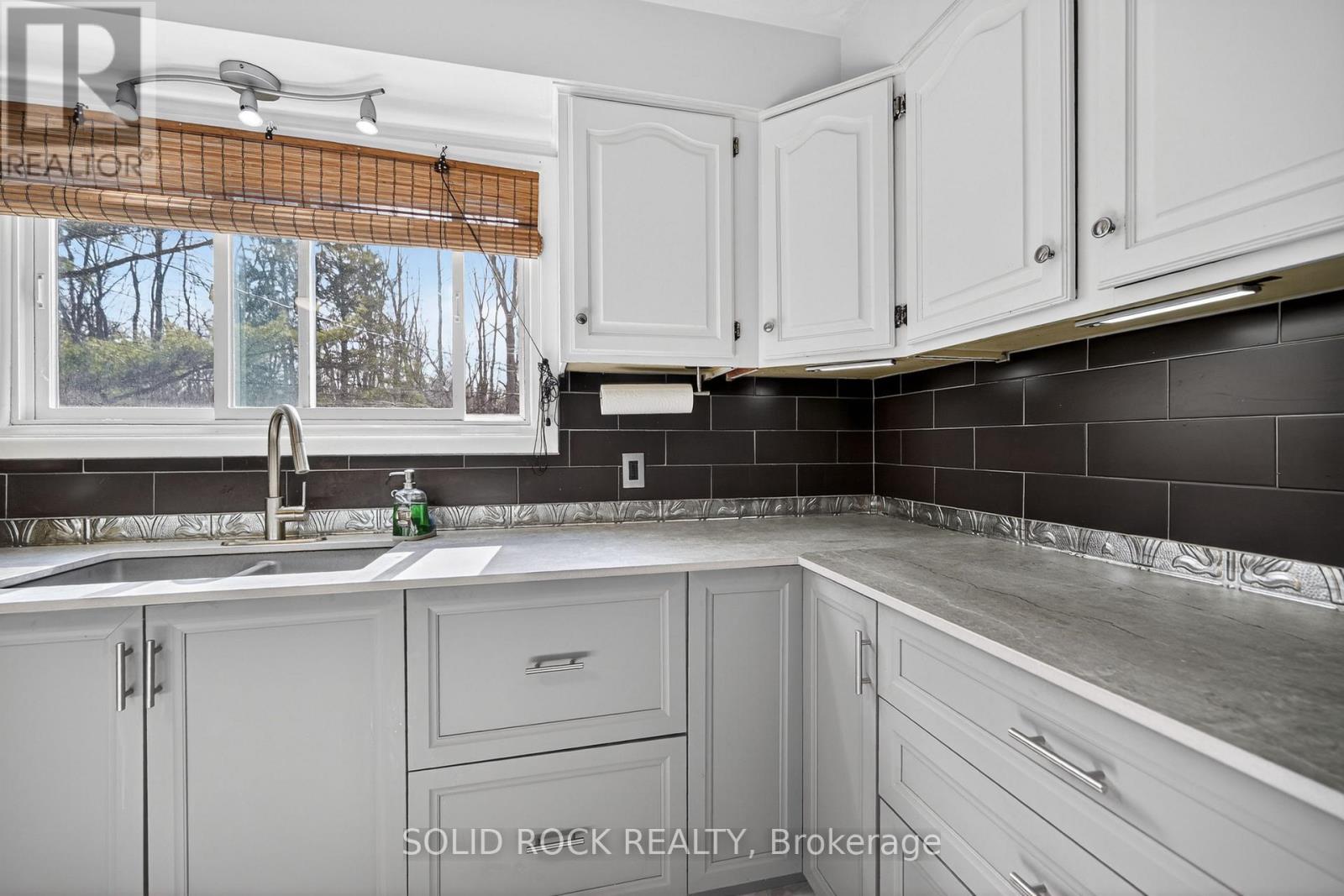 209 Reynolds Drive E, Brockville, Ontario  K6V 1X8 - Photo 21 - X12980814