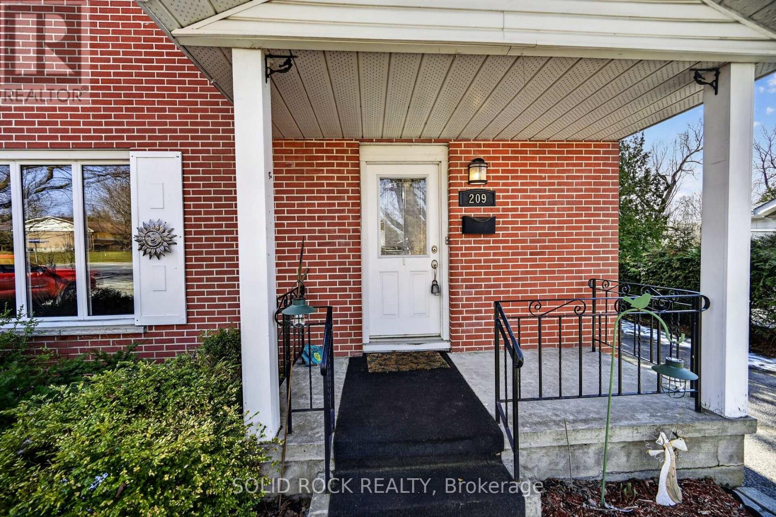 209 Reynolds Drive E, Brockville, Ontario  K6V 1X8 - Photo 9 - X12980814