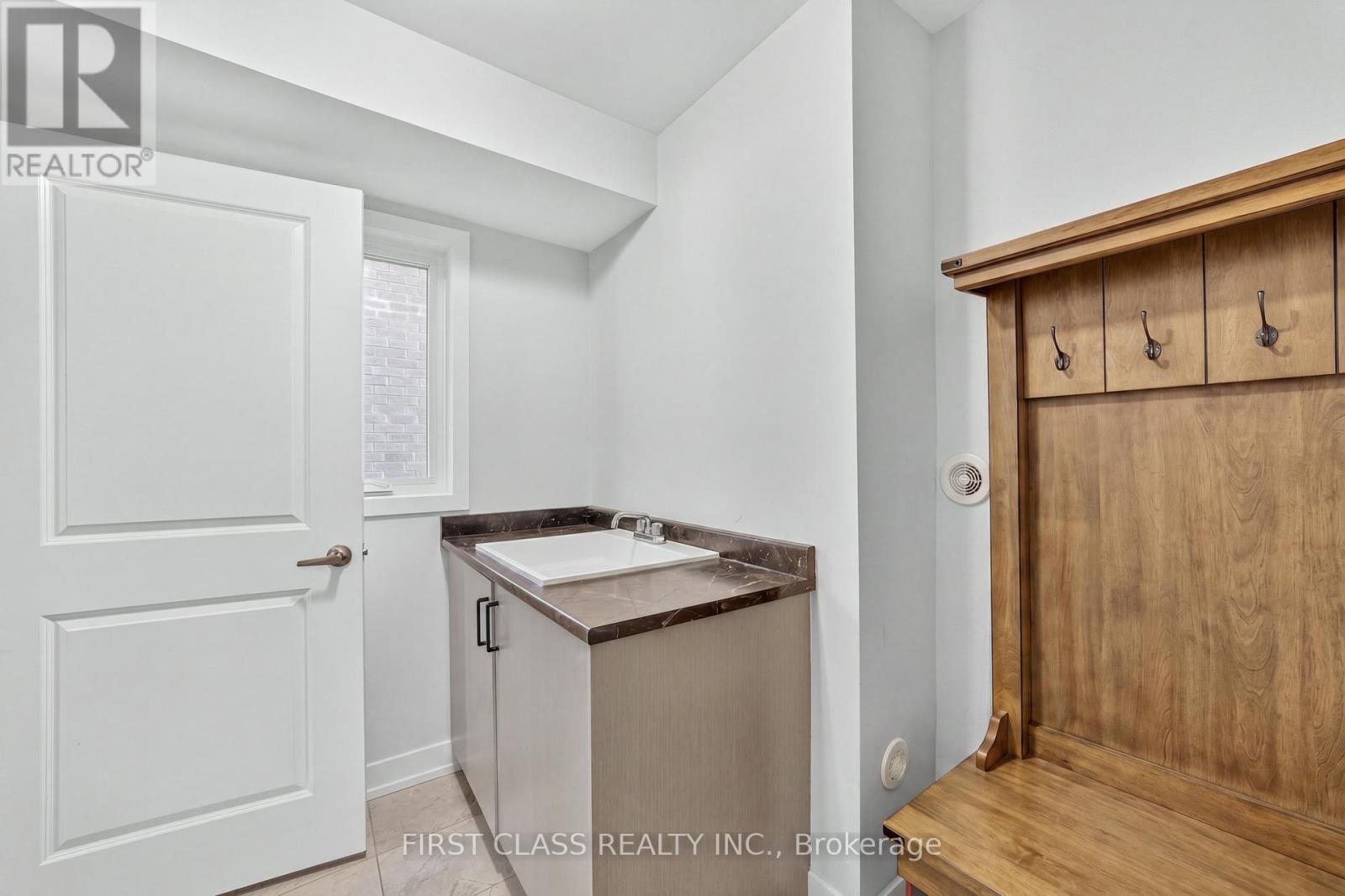 34 Credit Lane, Richmond Hill, Ontario  L4E 1G9 - Photo 5 - N13017692