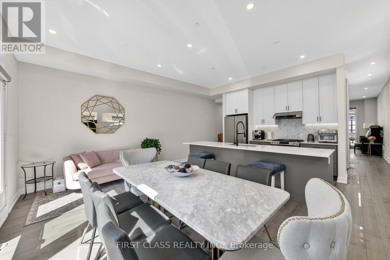 34 Credit Lane, Richmond Hill, Ontario  L4E 1G9 - Photo 9 - N13017692