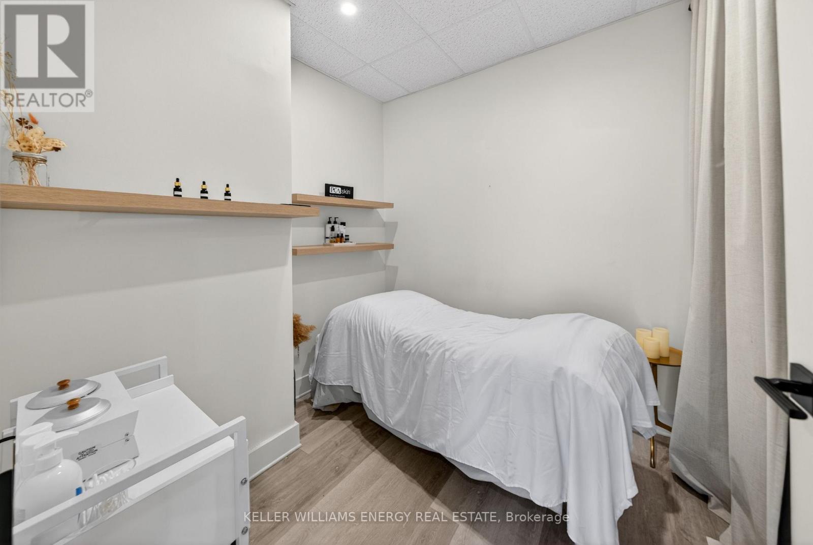 302 Picton Main Street, Prince Edward County, Ontario  K0K 2T0 - Photo 15 - X12984522