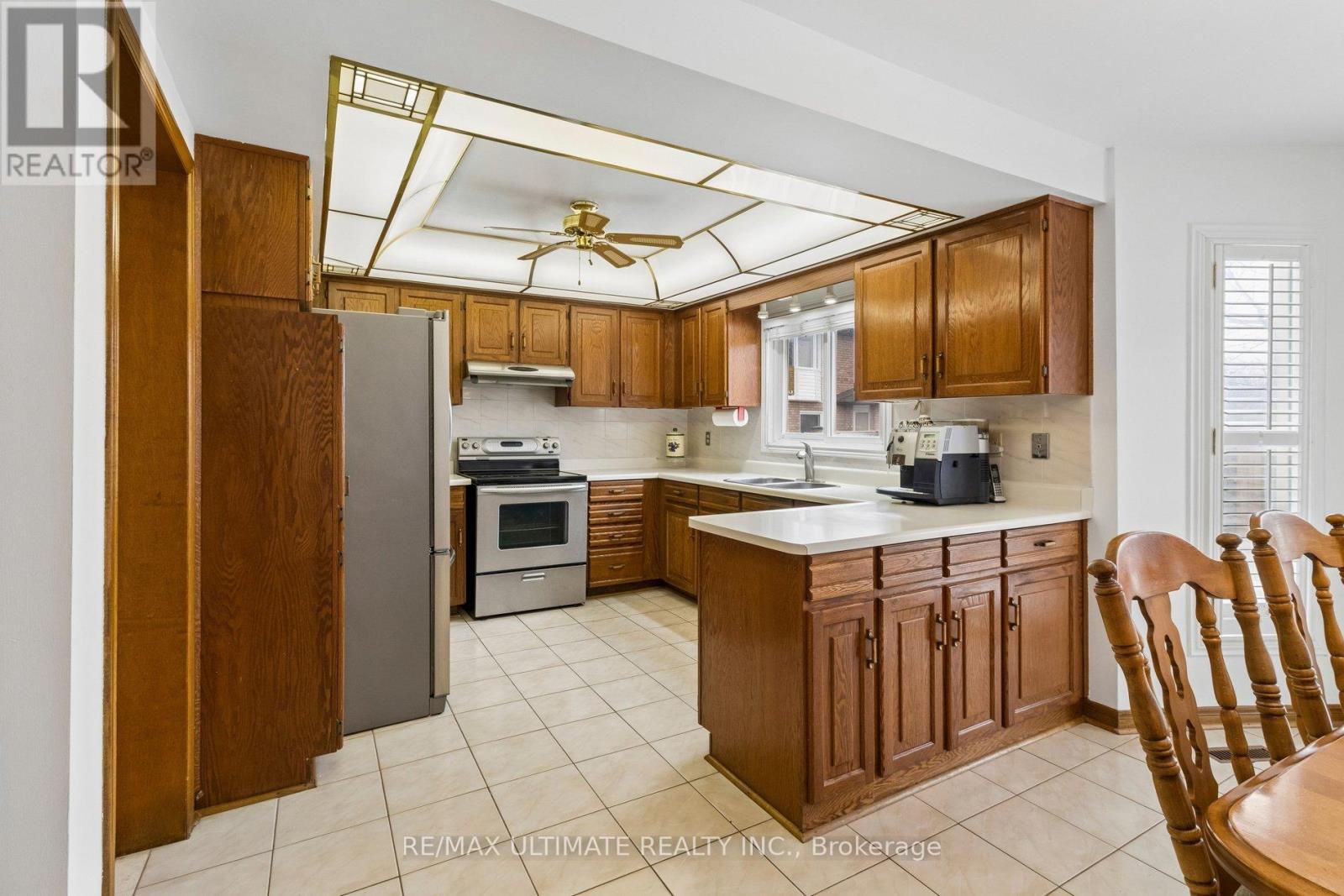 149 Castlehill Road, Vaughan, Ontario  L6A 1N7 - Photo 9 - N13017616