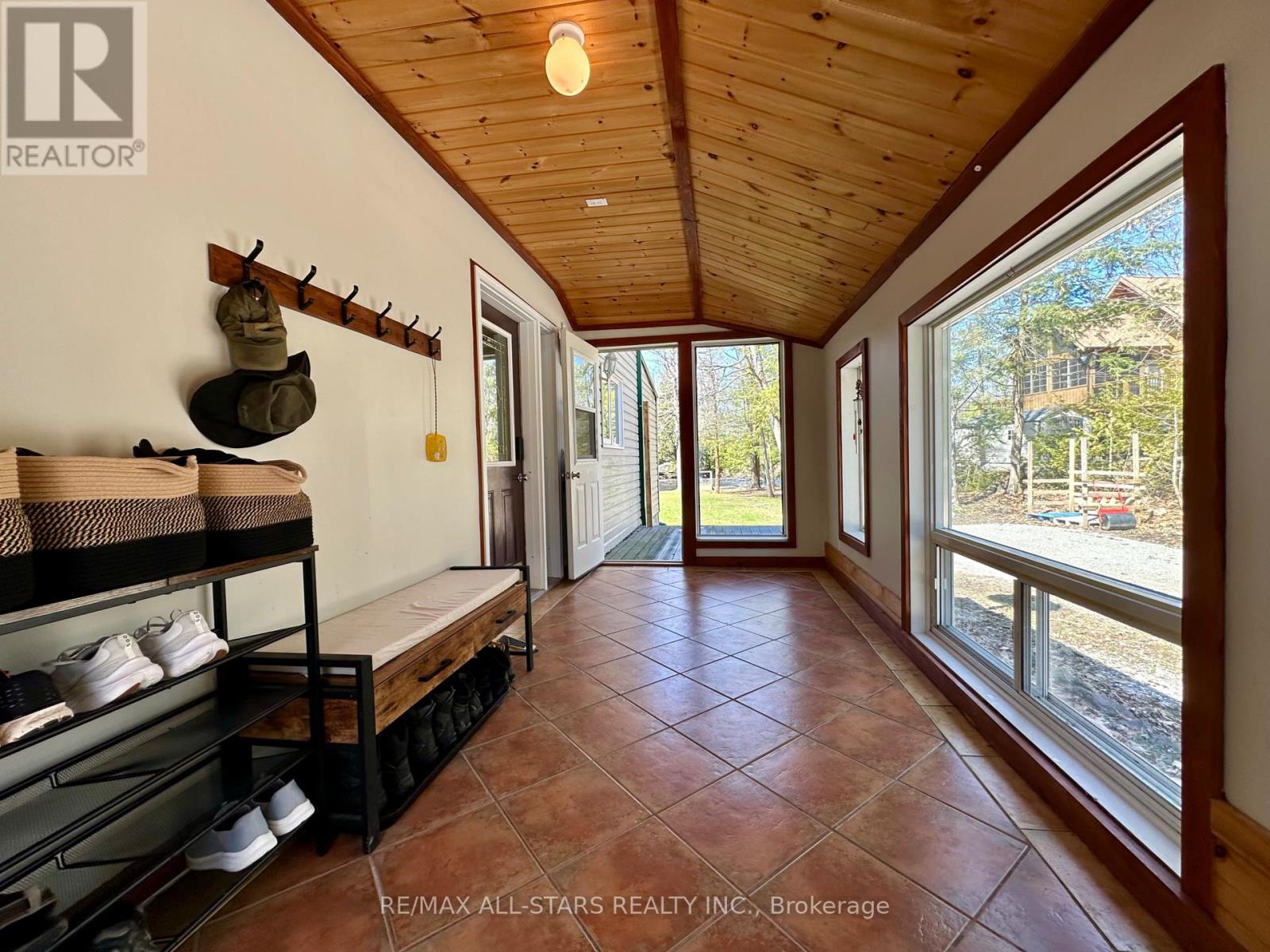 398 Edwina Drive, Trent Lakes, Ontario  K0M 1A0 - Photo 4 - X12862168