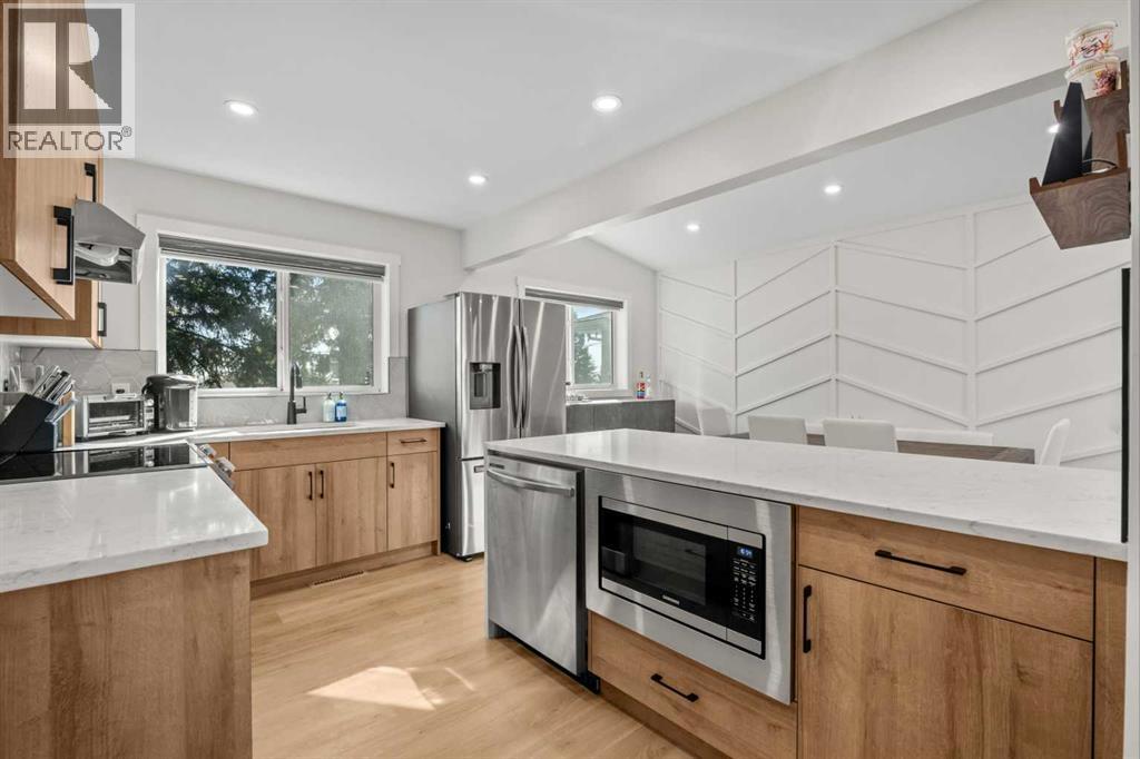 10224 8 Street Sw, Calgary, Alberta  T2W 0H1 - Photo 10 - A2301082