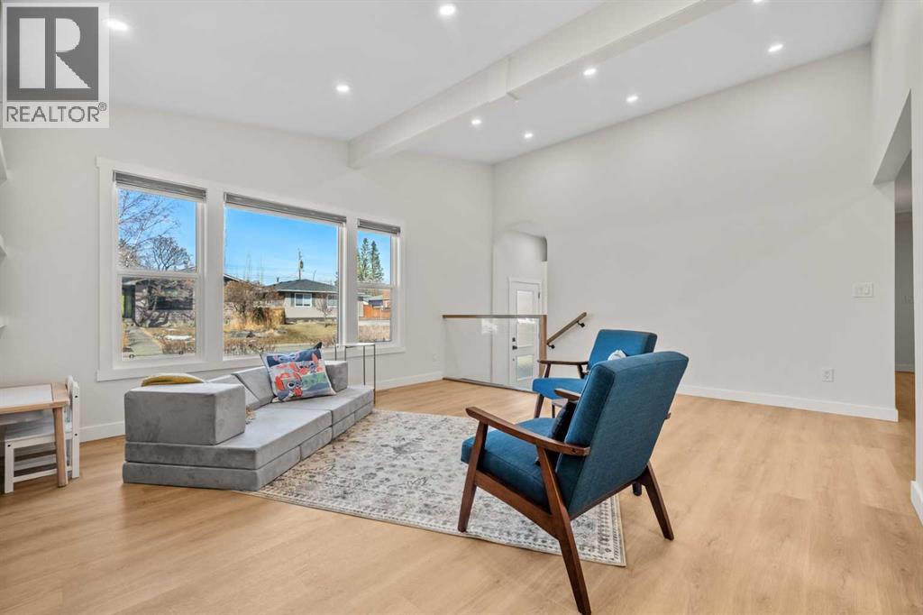 10224 8 Street Sw, Calgary, Alberta  T2W 0H1 - Photo 5 - A2301082