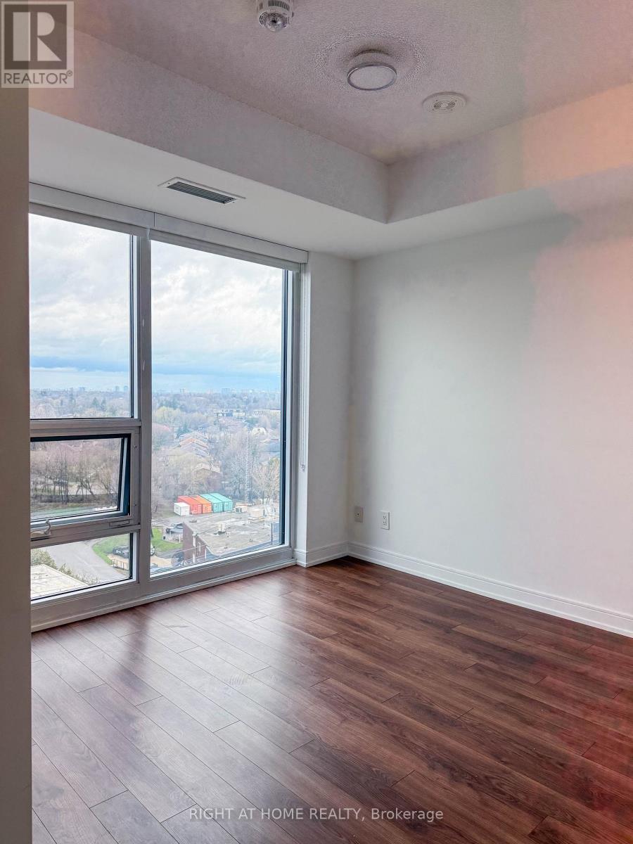 1003 - 30 Samuel Wood Way, Toronto, Ontario  M9B 0C9 - Photo 4 - W12925082