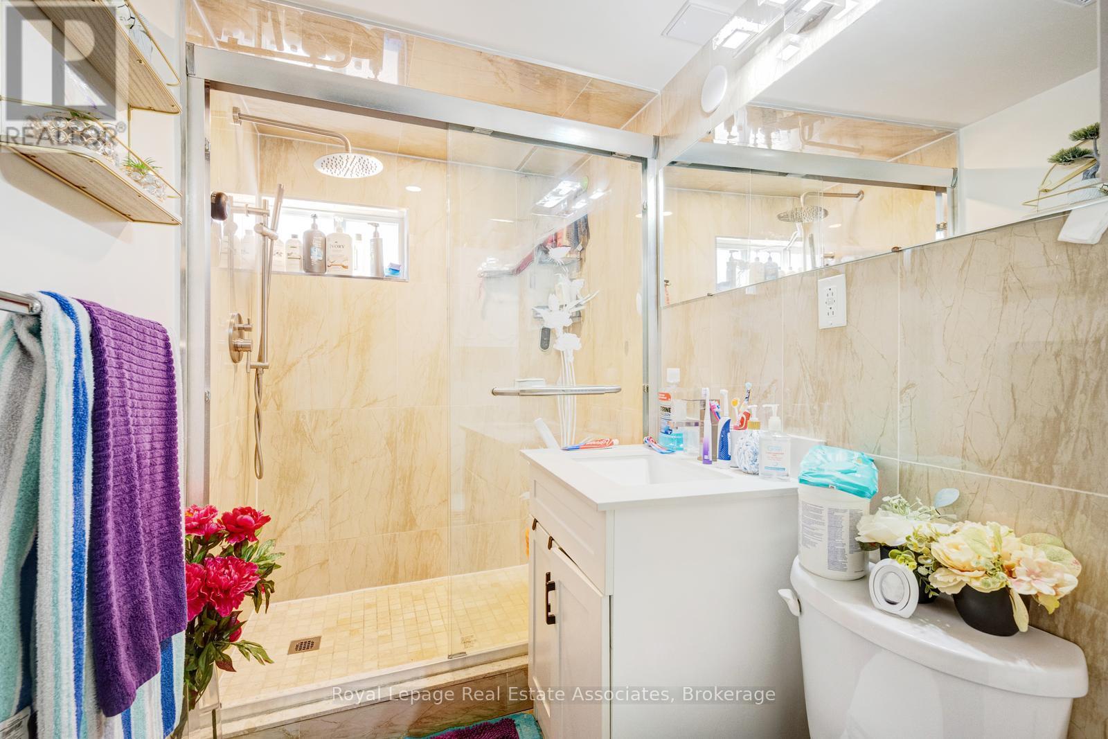 8 Caulfield Road, Toronto, Ontario  M9W 1W8 - Photo 21 - W12975512