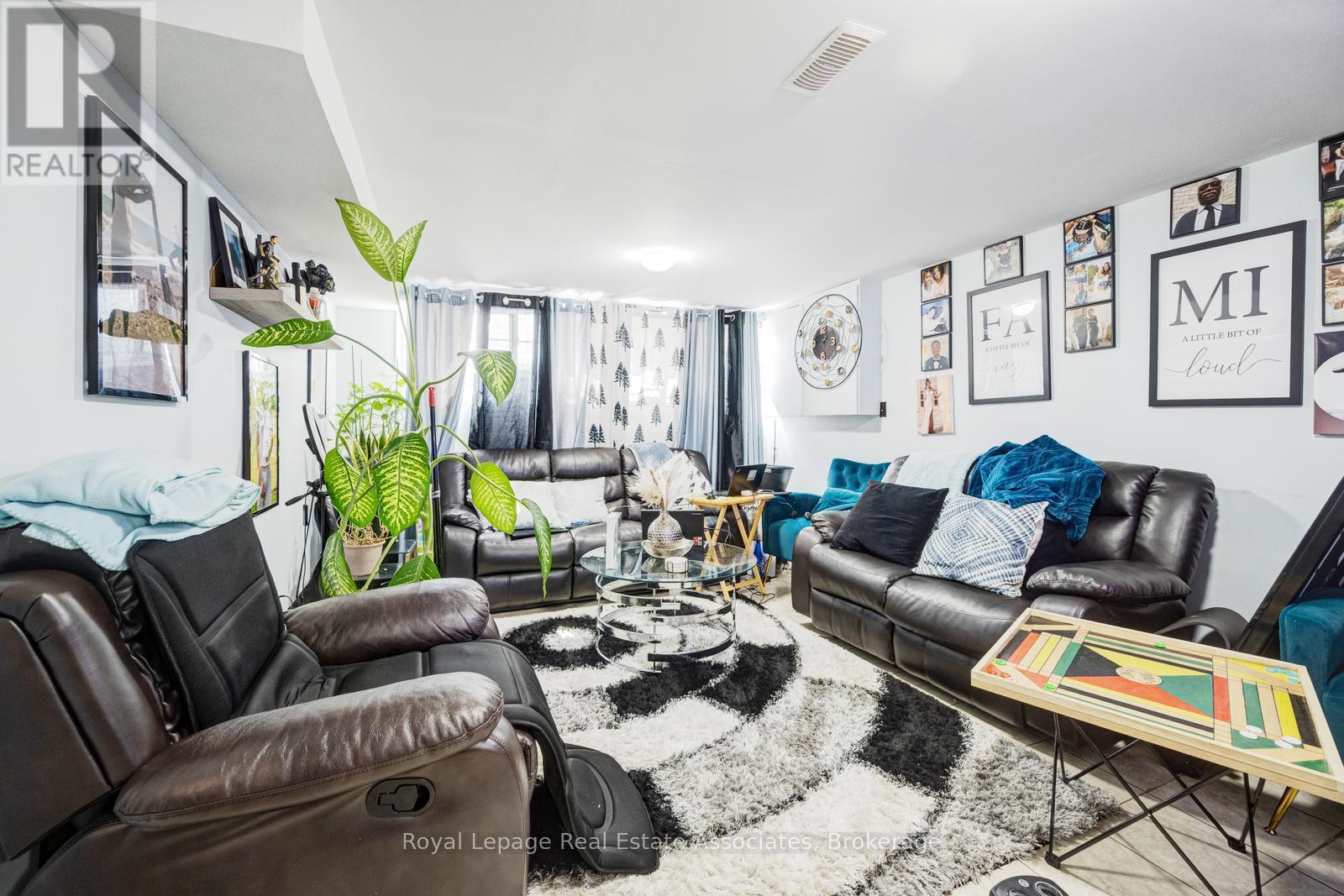 8 Caulfield Road, Toronto, Ontario  M9W 1W8 - Photo 22 - W12975512