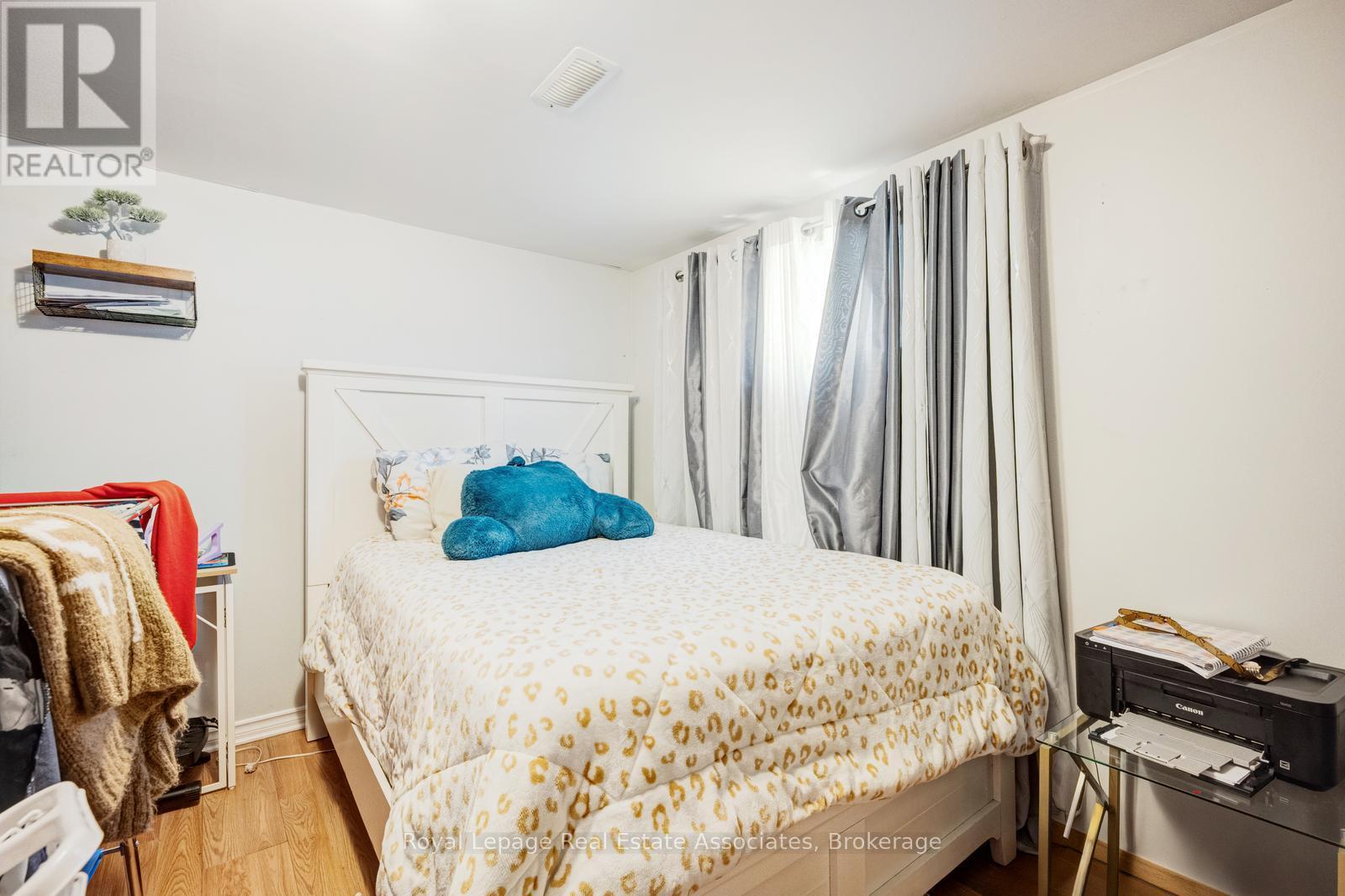 8 Caulfield Road, Toronto, Ontario  M9W 1W8 - Photo 19 - W12975512