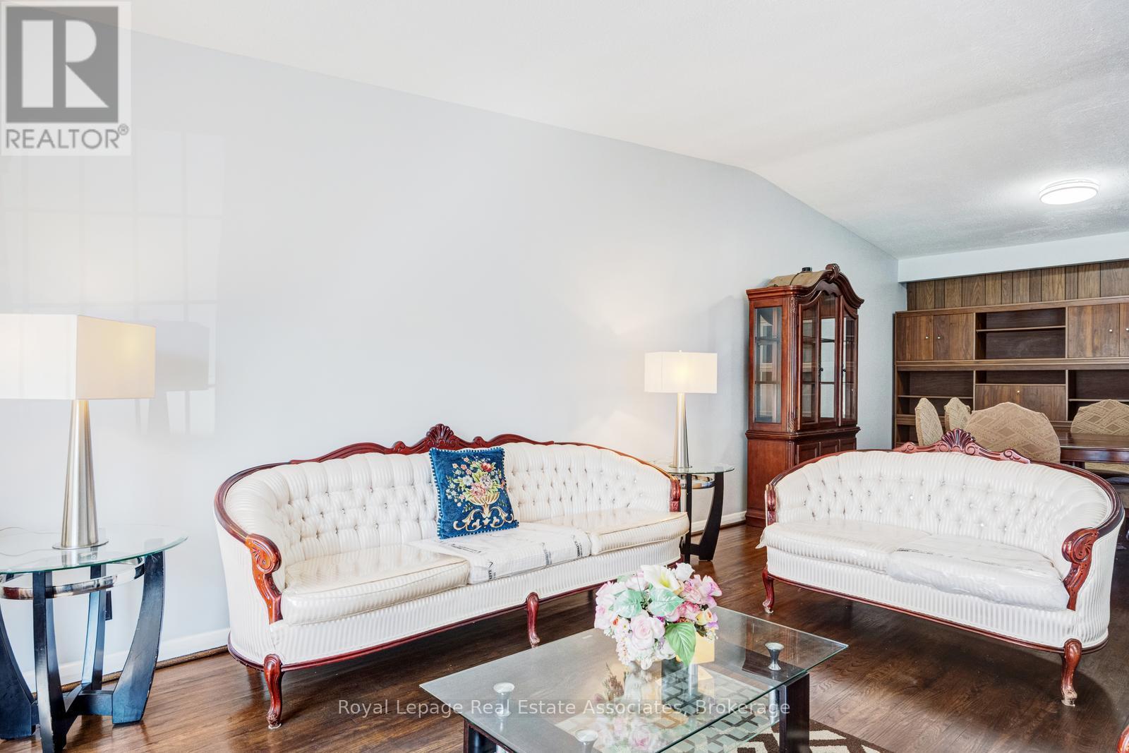 8 Caulfield Road, Toronto, Ontario  M9W 1W8 - Photo 8 - W12975512