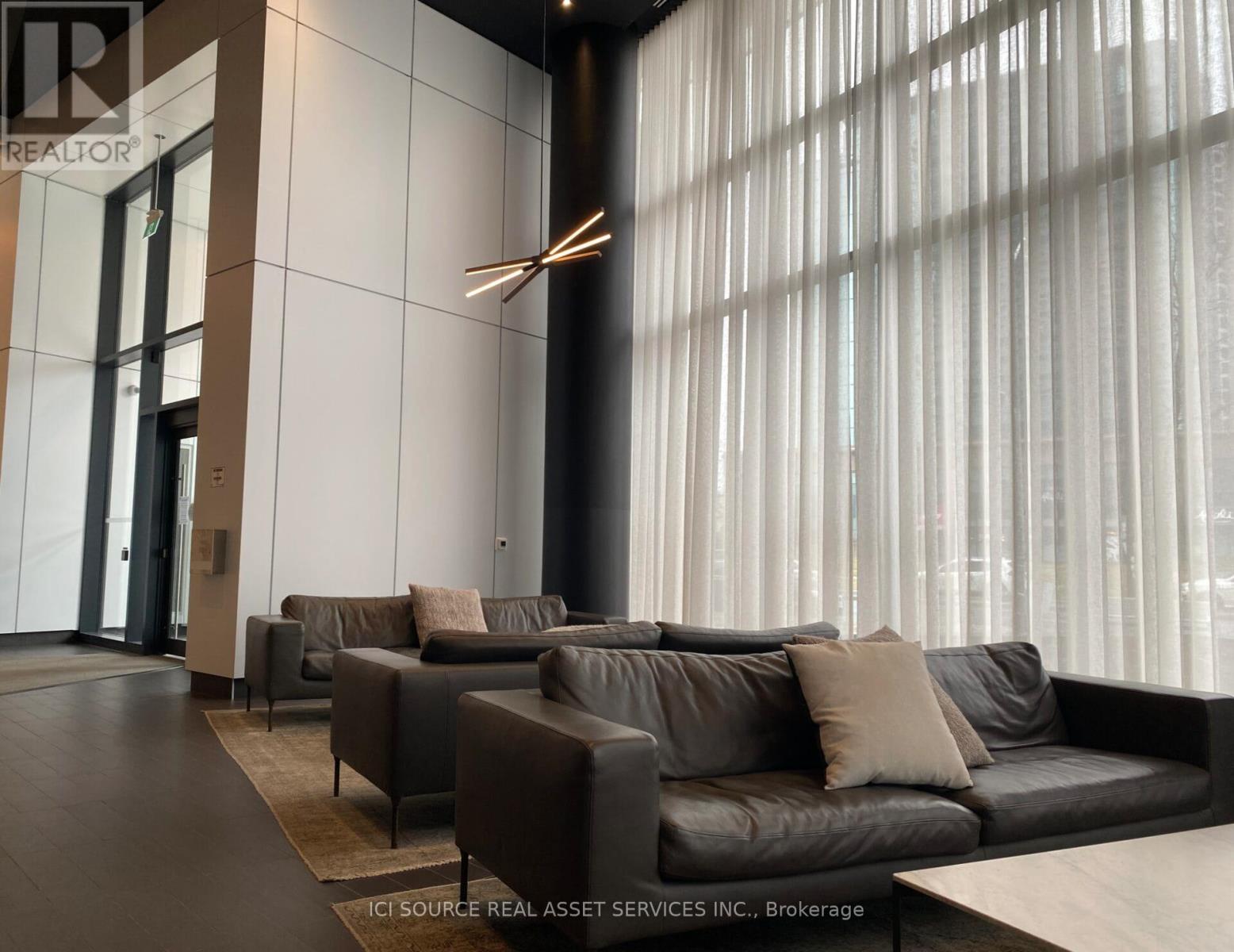 5501 - 3900 Confederation Parkway, Mississauga, Ontario  L5B 0M3 - Photo 17 - W12994400