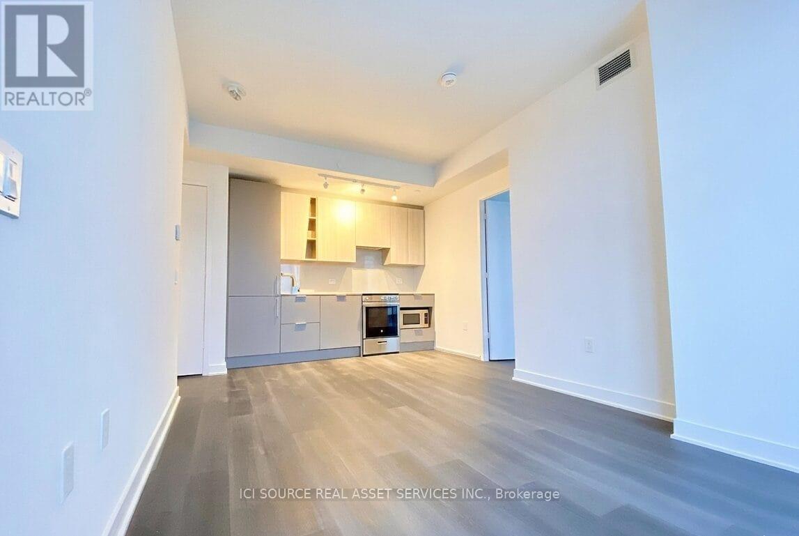 5501 - 3900 Confederation Parkway, Mississauga, Ontario  L5B 0M3 - Photo 2 - W12994400