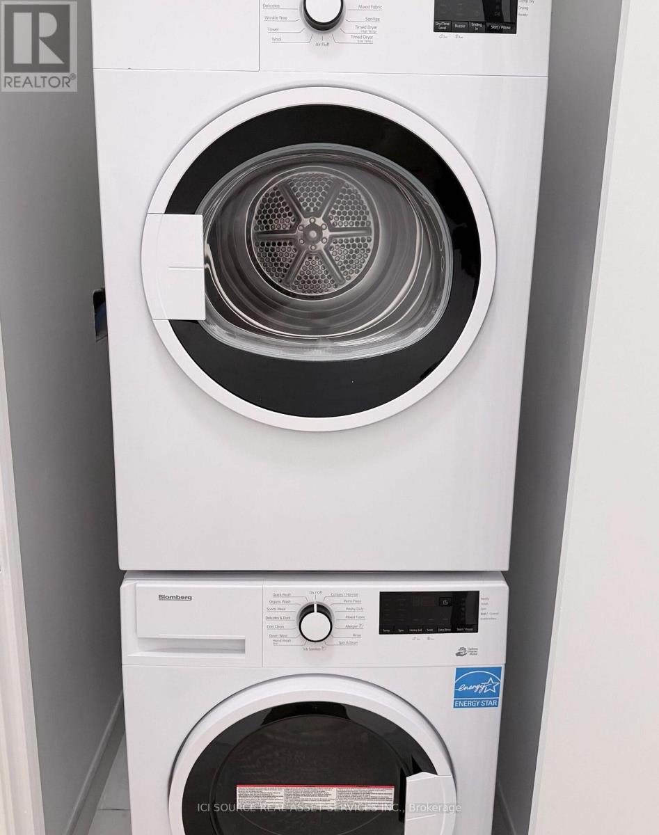 5501 - 3900 Confederation Parkway, Mississauga, Ontario  L5B 0M3 - Photo 4 - W12994400