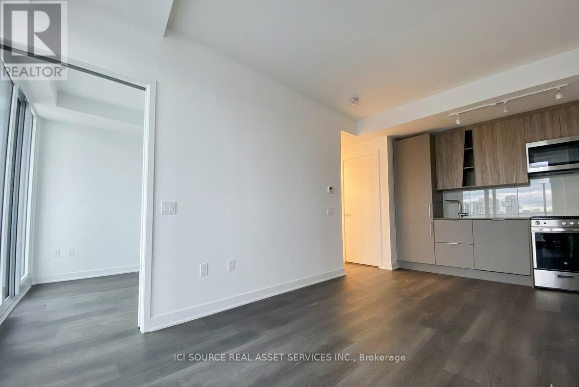 5501 - 3900 Confederation Parkway, Mississauga, Ontario  L5B 0M3 - Photo 9 - W12994400