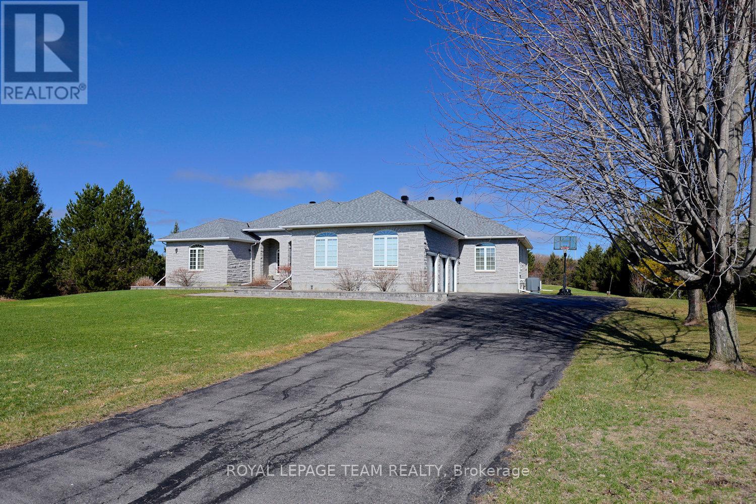 1611 LANDEL DRIVE, Ottawa, Ontario