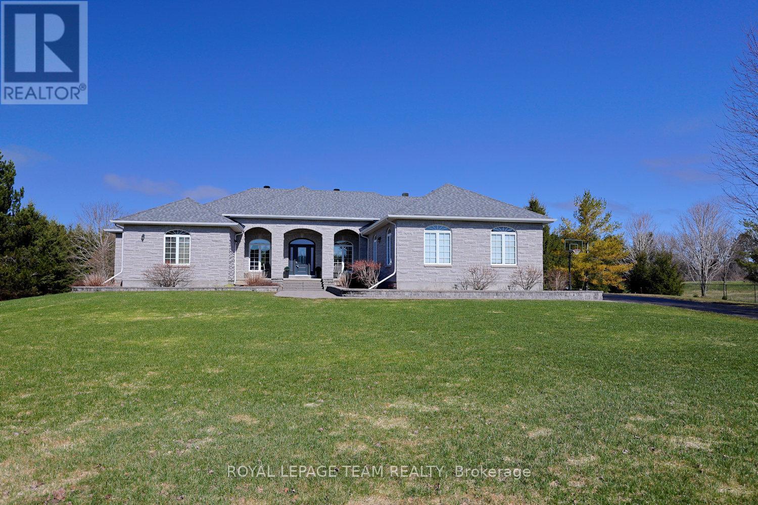 1611 Landel Drive, Ottawa, Ontario  K2W 1C2 - Photo 6 - X12803454