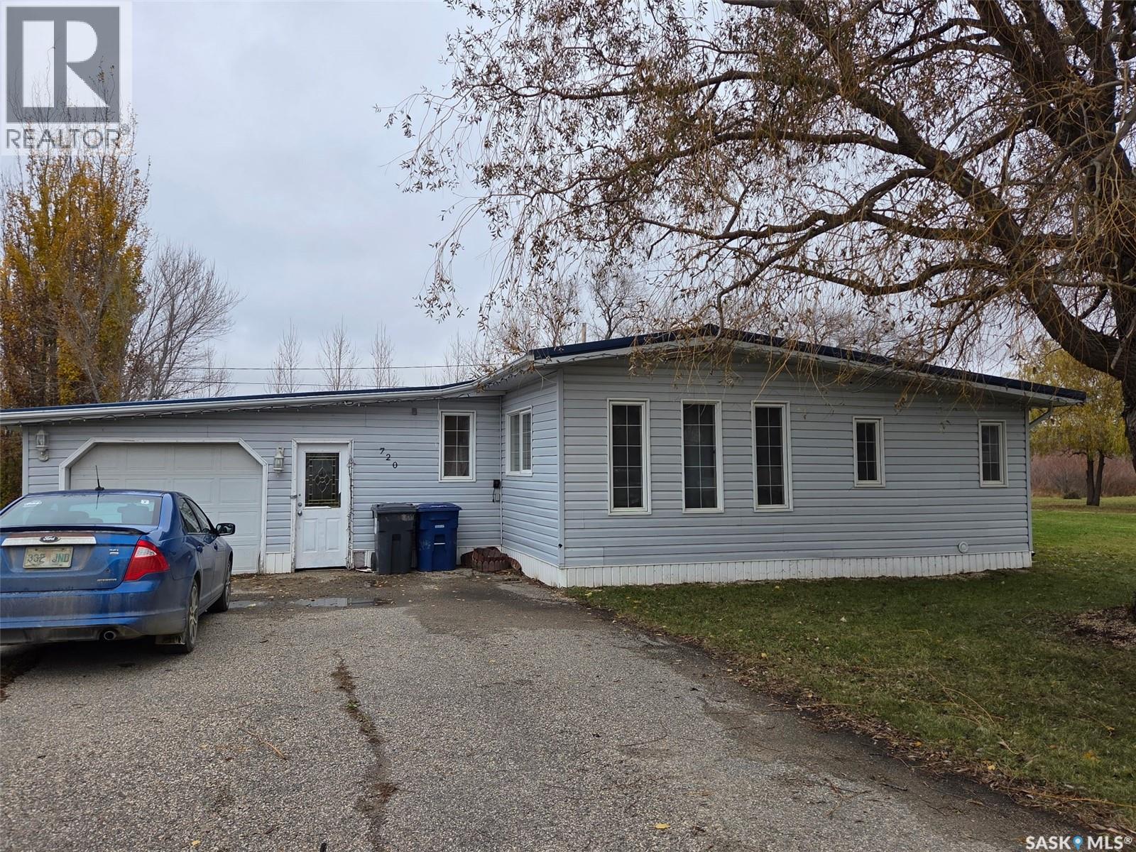 720 Maple Drive, Esterhazy, Saskatchewan  S0A 0X0 - Photo 15 - SK033359