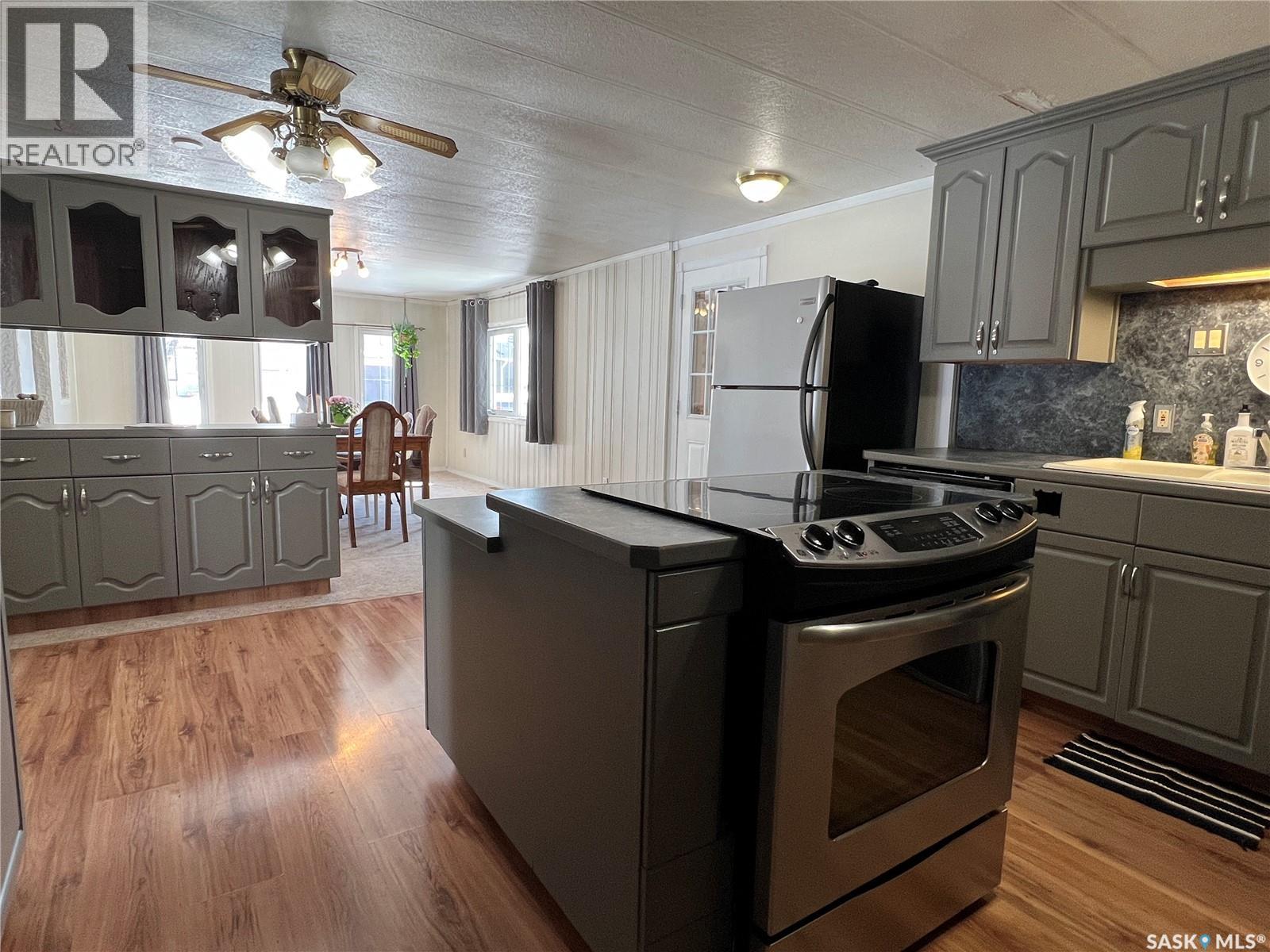 720 Maple Drive, Esterhazy, Saskatchewan  S0A 0X0 - Photo 29 - SK033359