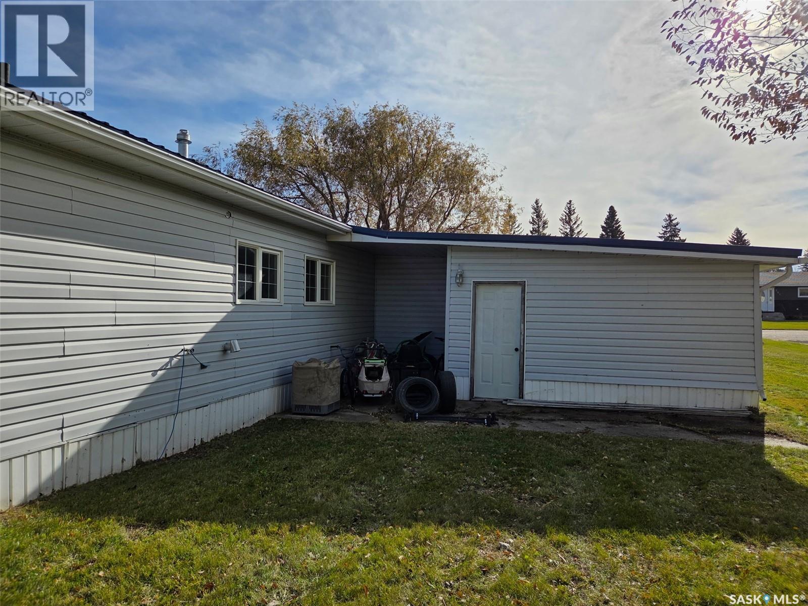 720 Maple Drive, Esterhazy, Saskatchewan  S0A 0X0 - Photo 7 - SK033359