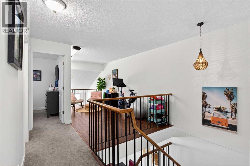 26, 28 Berwick Crescent Nw, Calgary, Alberta  T3K 1Y7 - Photo 24 - A2302102