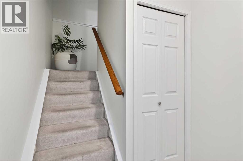 26, 28 Berwick Crescent Nw, Calgary, Alberta  T3K 1Y7 - Photo 30 - A2302102