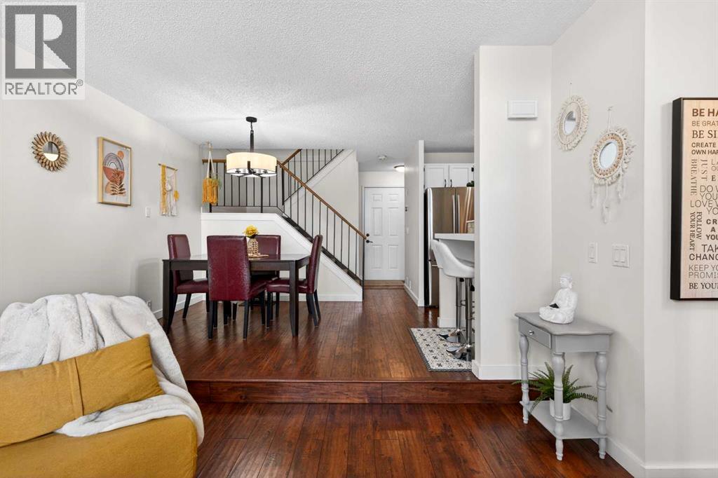 26, 28 Berwick Crescent Nw, Calgary, Alberta  T3K 1Y7 - Photo 14 - A2302102