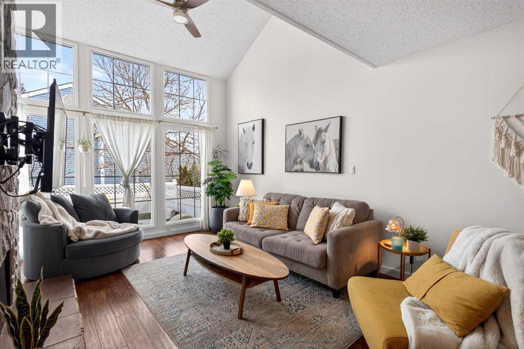 26, 28 Berwick Crescent Nw, Calgary, Alberta  T3K 1Y7 - Photo 1 - A2302102