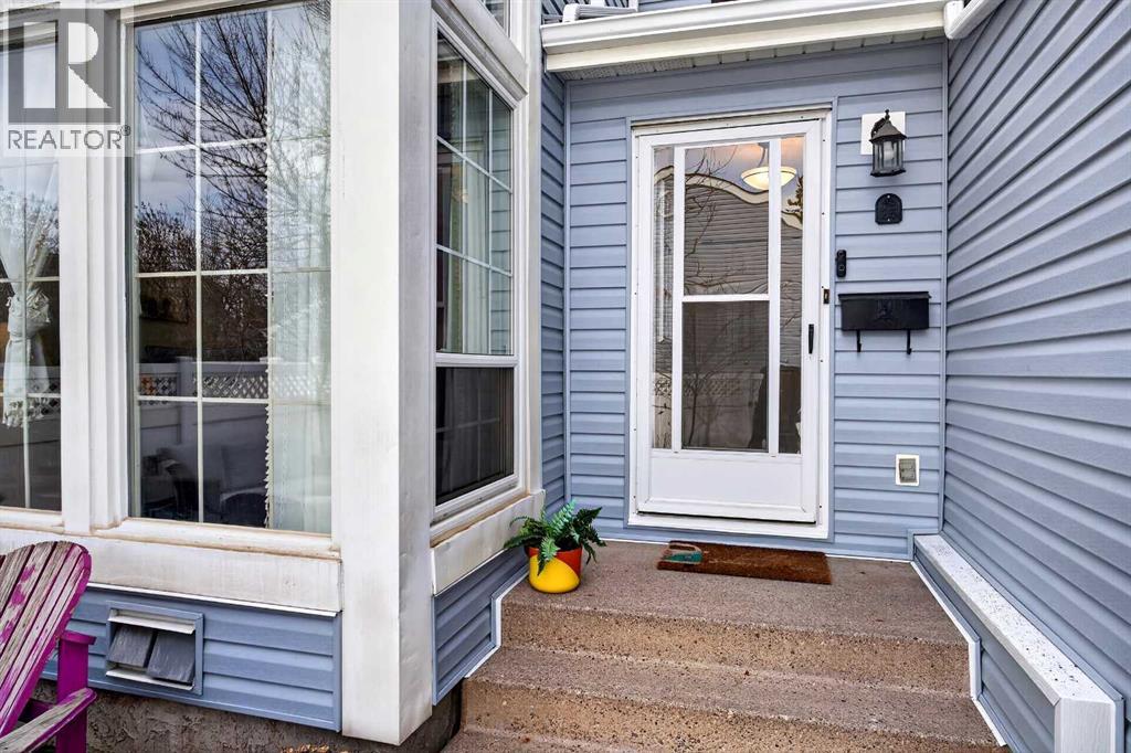 26, 28 Berwick Crescent Nw, Calgary, Alberta  T3K 1Y7 - Photo 36 - A2302102