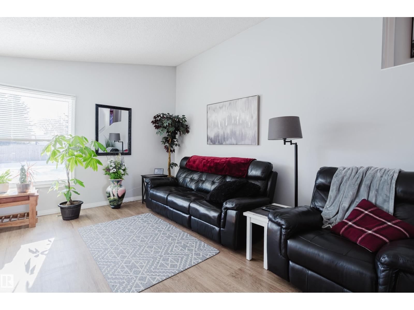 6 Kiniski Cr NW, Edmonton, Alberta  T6L 5A9 - Photo 10 - E4475018