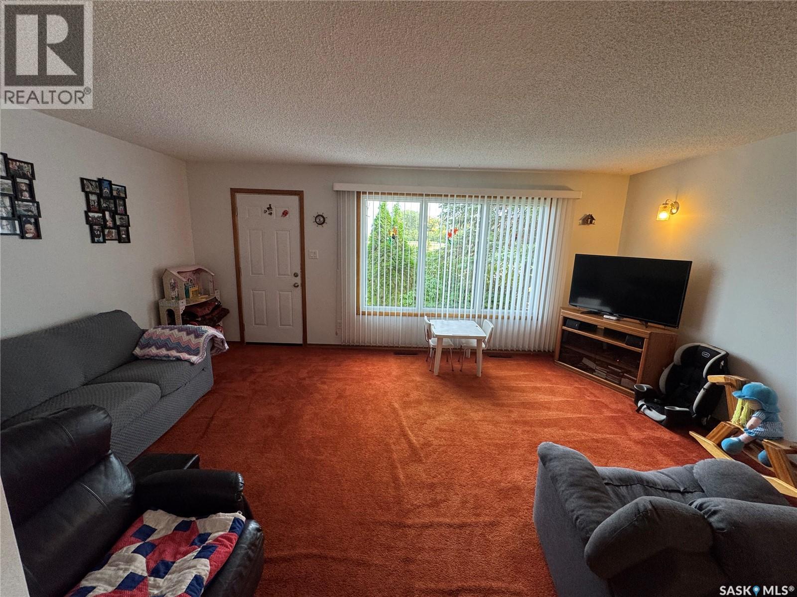 100 1st Avenue N, Spalding, Saskatchewan  S0K 4C0 - Photo 11 - SK018463