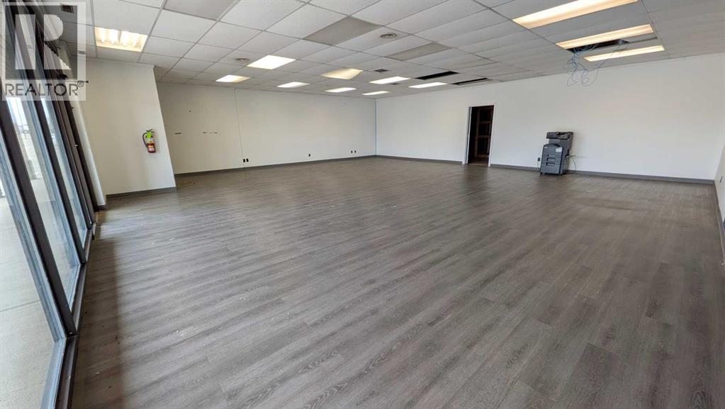 6006 48 Avenue, Camrose, Alberta  T4V 0K3 - Photo 4 - A2303337