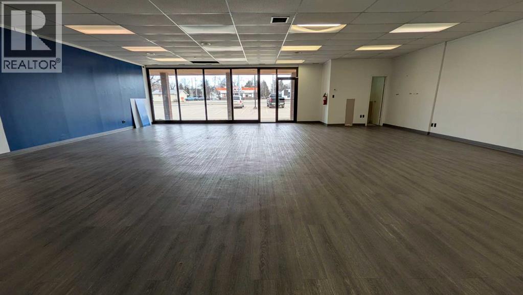 6006 48 Avenue, Camrose, Alberta  T4V 0K3 - Photo 6 - A2303337