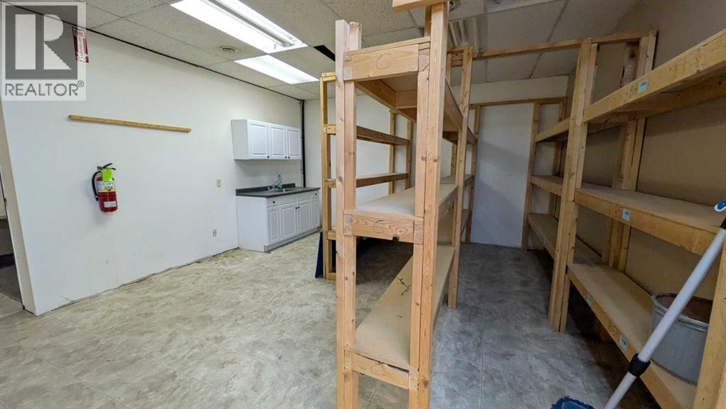 6006 48 Avenue, Camrose, Alberta  T4V 0K3 - Photo 8 - A2303337