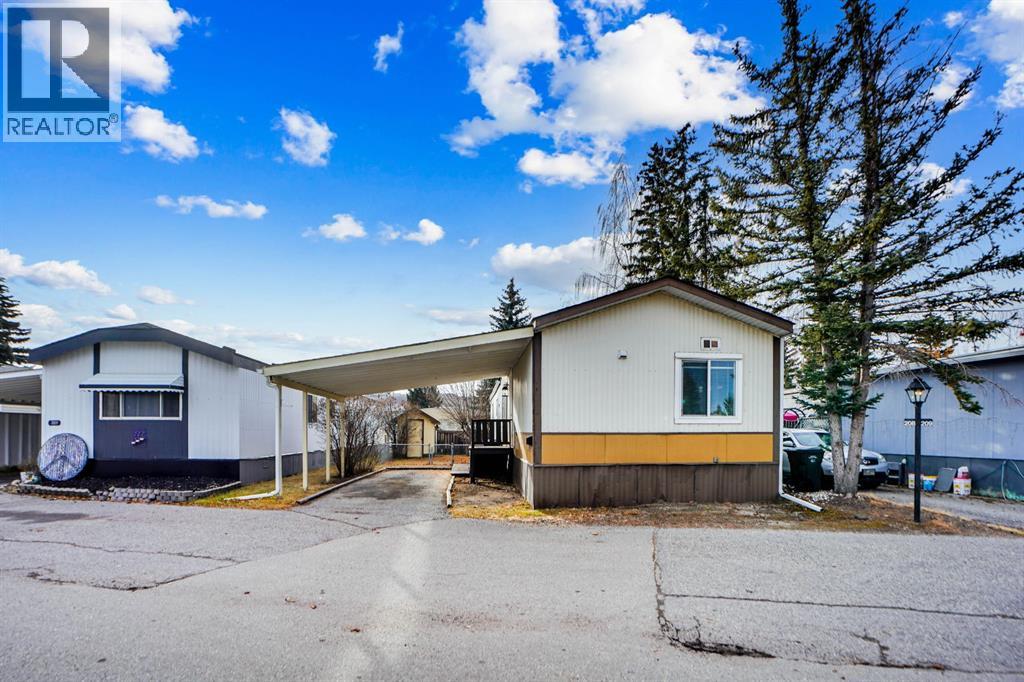 208, 3223 83 Street Nw, Calgary, Alberta  T3B 5N4 - Photo 2 - A2271534