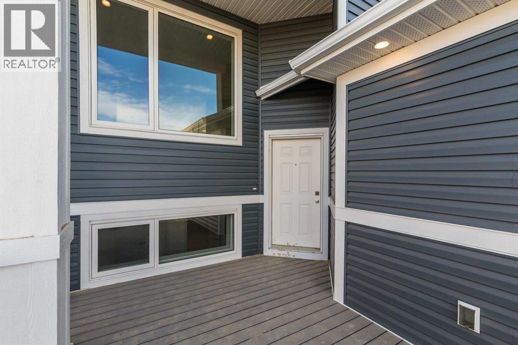 566 Malahat Green W, Lethbridge, Alberta  T1J 5H1 - Photo 33 - A2285039