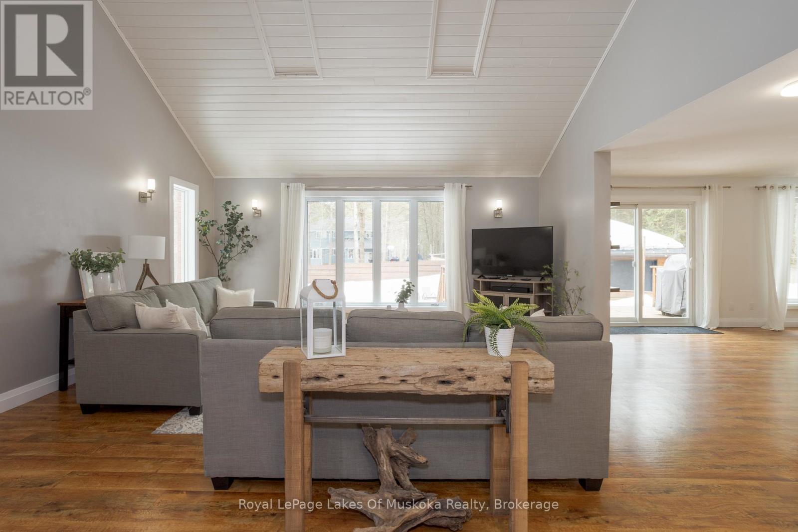 9 Daleman Drive, Bracebridge (Monck (Bracebridge)), Ontario  P1L 1A8 - Photo 13 - X12950554