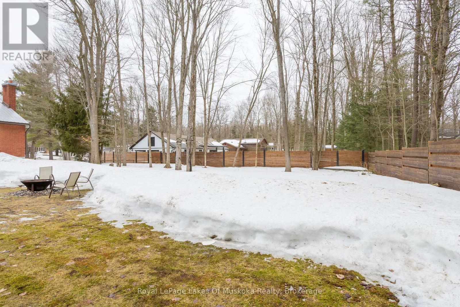 9 Daleman Drive, Bracebridge (Monck (Bracebridge)), Ontario  P1L 1A8 - Photo 33 - X12950554