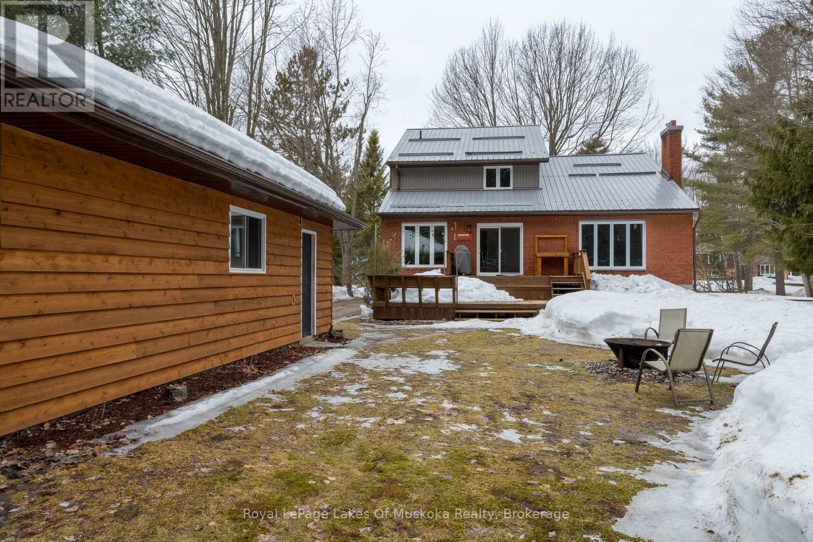 9 Daleman Drive, Bracebridge (Monck (Bracebridge)), Ontario  P1L 1A8 - Photo 4 - X12950554