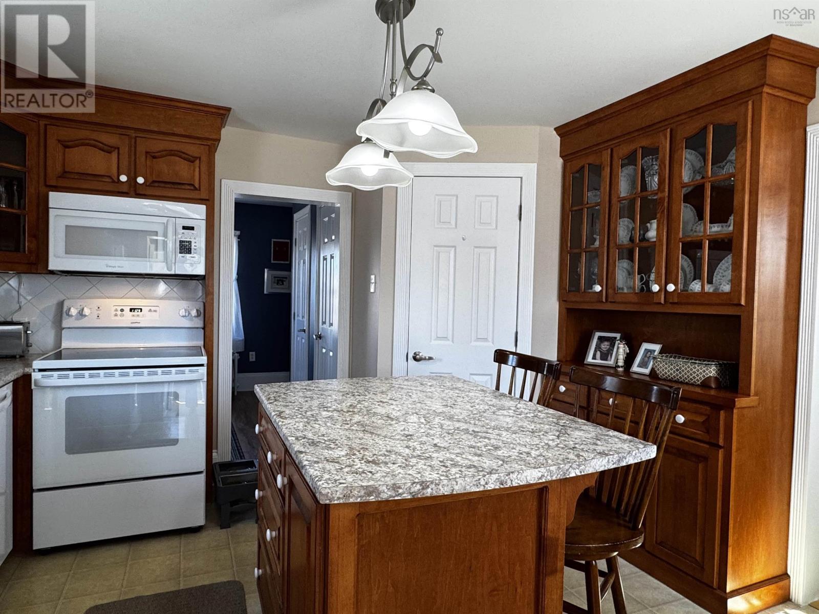 11 Cameron Street, Glace Bay, Nova Scotia  B1A 2E8 - Photo 11 - 202607897