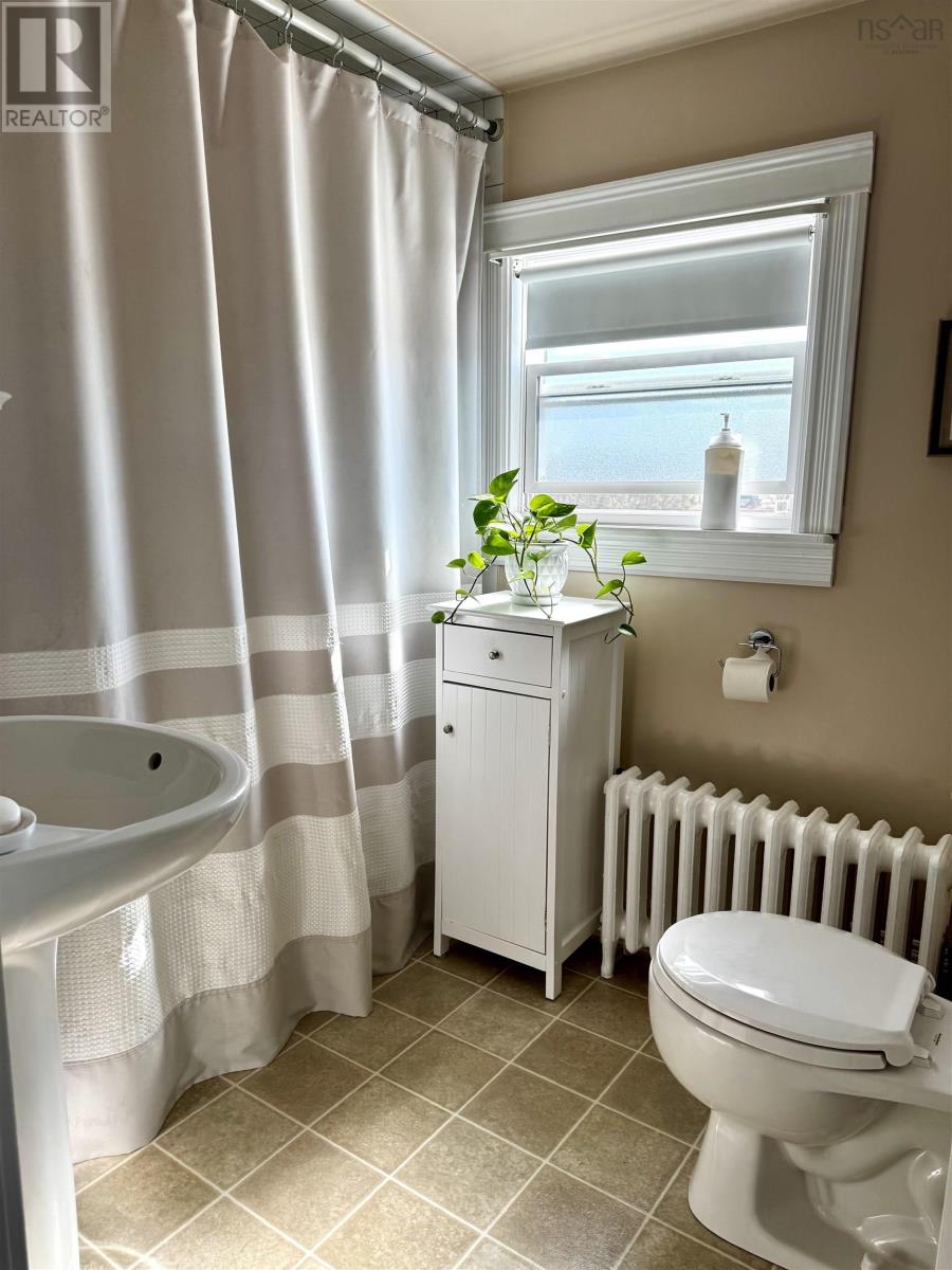 11 Cameron Street, Glace Bay, Nova Scotia  B1A 2E8 - Photo 28 - 202607897