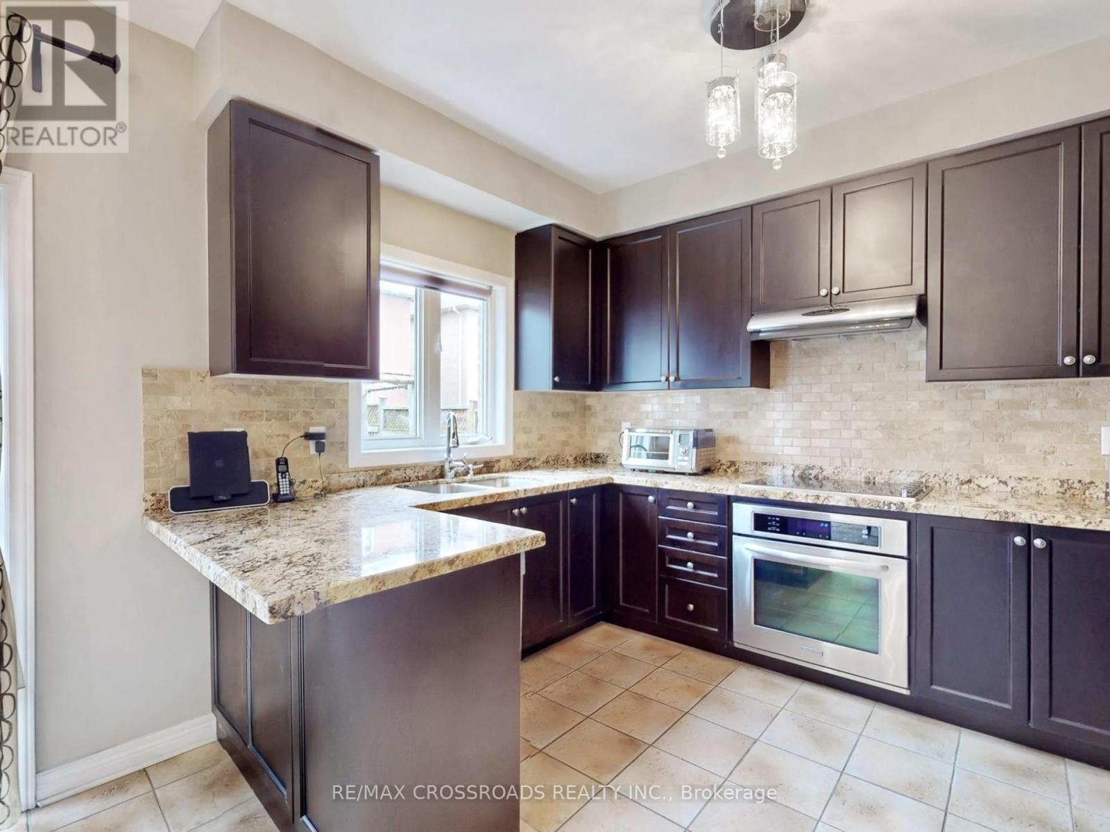 39 Pantano Drive, Vaughan, Ontario  L4J 0A9 - Photo 6 - N13005562
