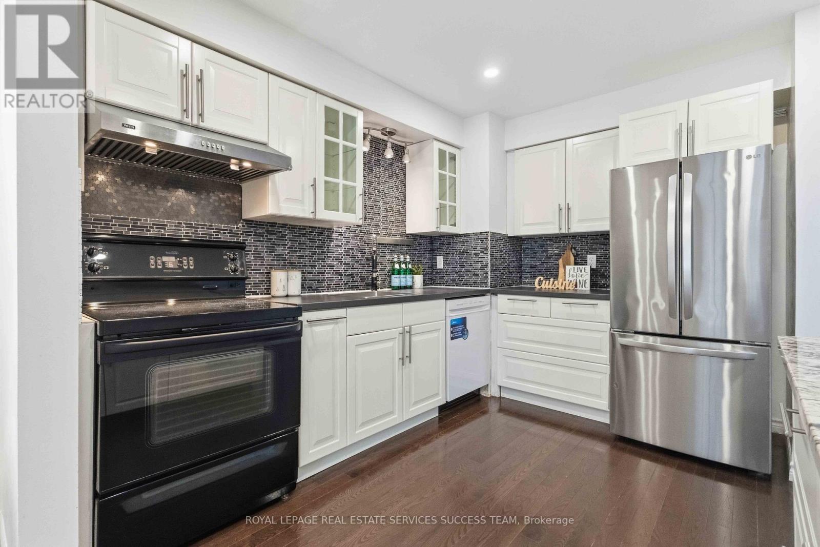 31 Thatcher's Mill Way, Markham, Ontario  L3P 3T2 - Photo 4 - N13016954